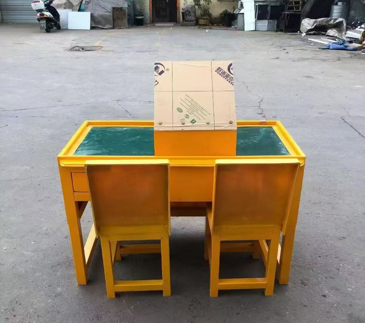 郯城防静电导通桌井下煤矿火工品发放桌：危险品流转的安全守护者
